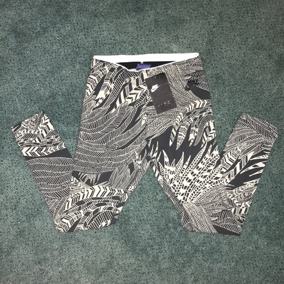 Nike Pants - NIKE Printed Crop Athletic Yoga Leggings "Pale Gray" [Leaf Print] Women’s XS